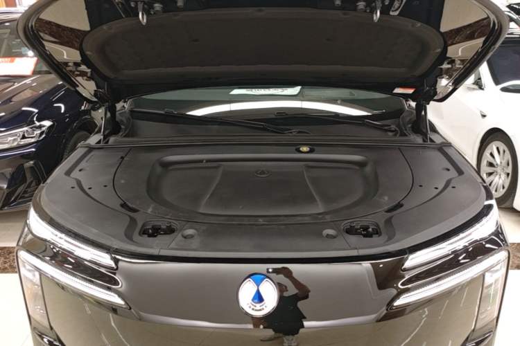 Used Denza N8L 2025 Model Flagship Model Engine Bay
