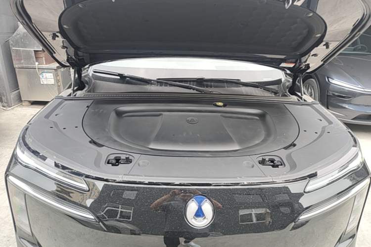 Used Denza N8L 2025 Model Flagship Model Engine Bay
