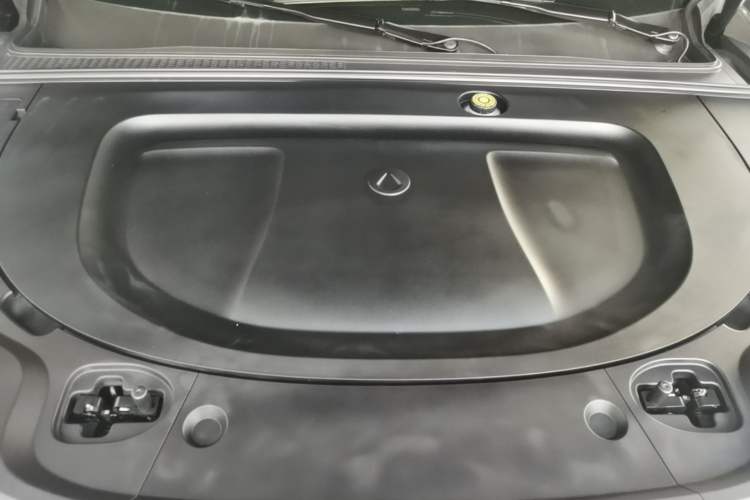 Used Denza N8L 2025 Model Flagship Model Engine Bay