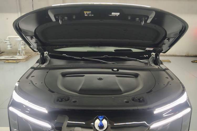 Used Denza N8L 2025 Model Flagship Model Engine Bay