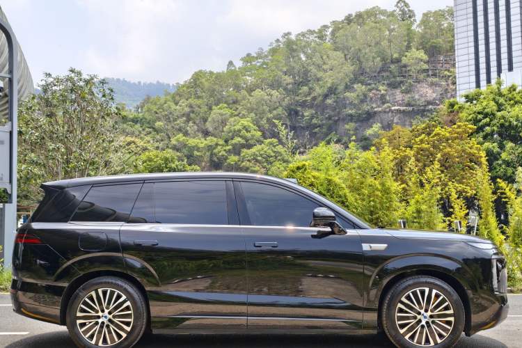 Used Denza N8L 2025 Model Zunrong Model Exterior 3