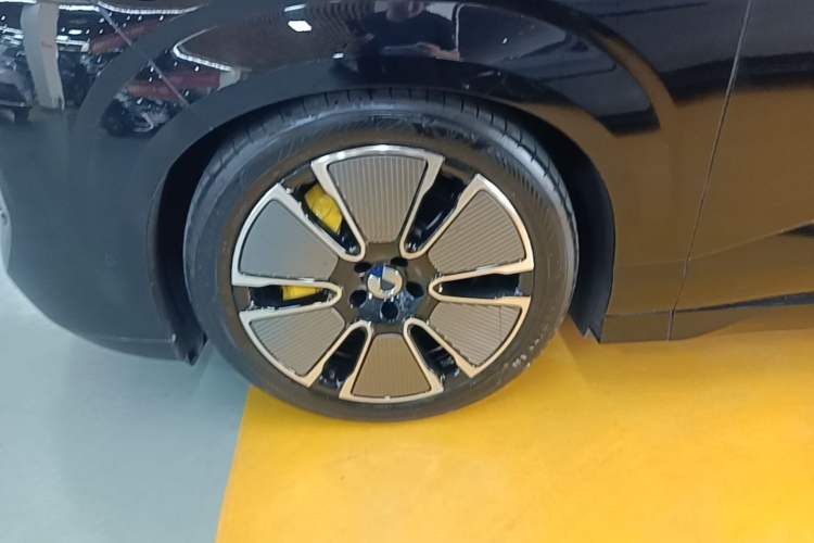 Used Denza N8L 2025 Model Flagship Model Exterior 4