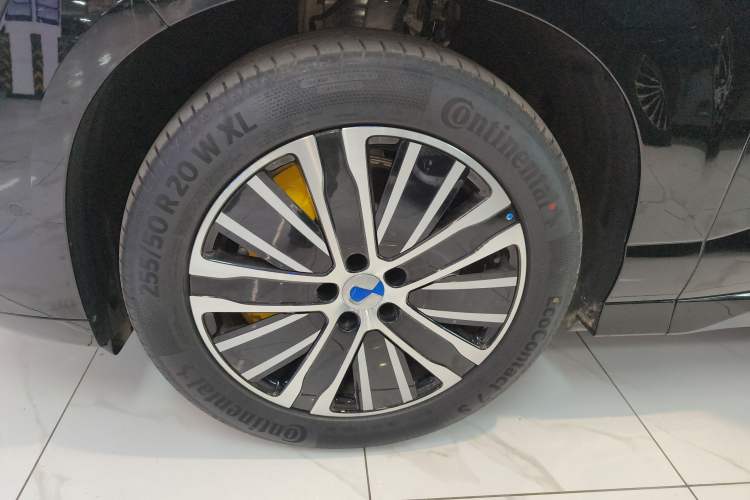 Used Denza N8L 2025 Model Zunrong Model Exterior 4