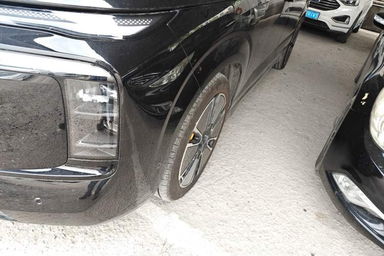 Used Denza N8L 2025 Model Flagship Model Exterior 4