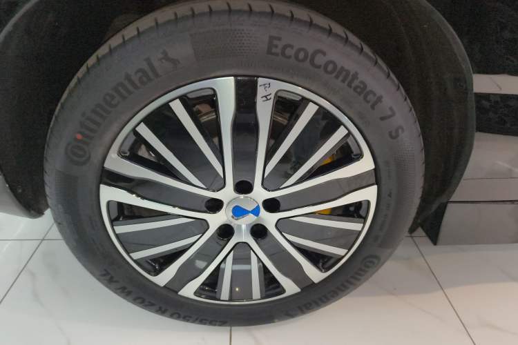 Used Denza N8L 2025 Model Zunrong Model Exterior 5