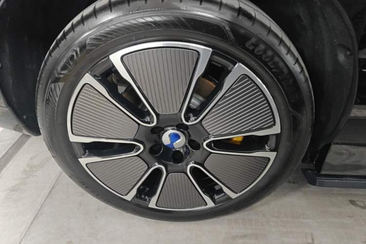 Used Denza N8L 2025 Model Flagship Model Exterior 5