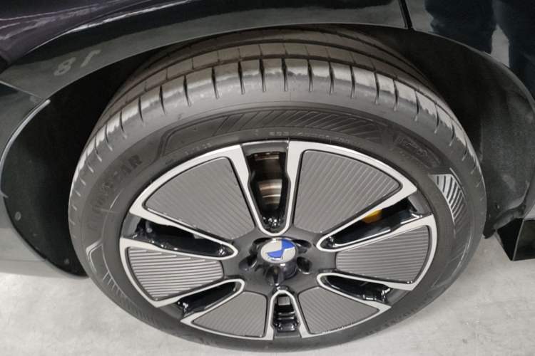 Used Denza N8L 2025 Model Flagship Model Exterior 5