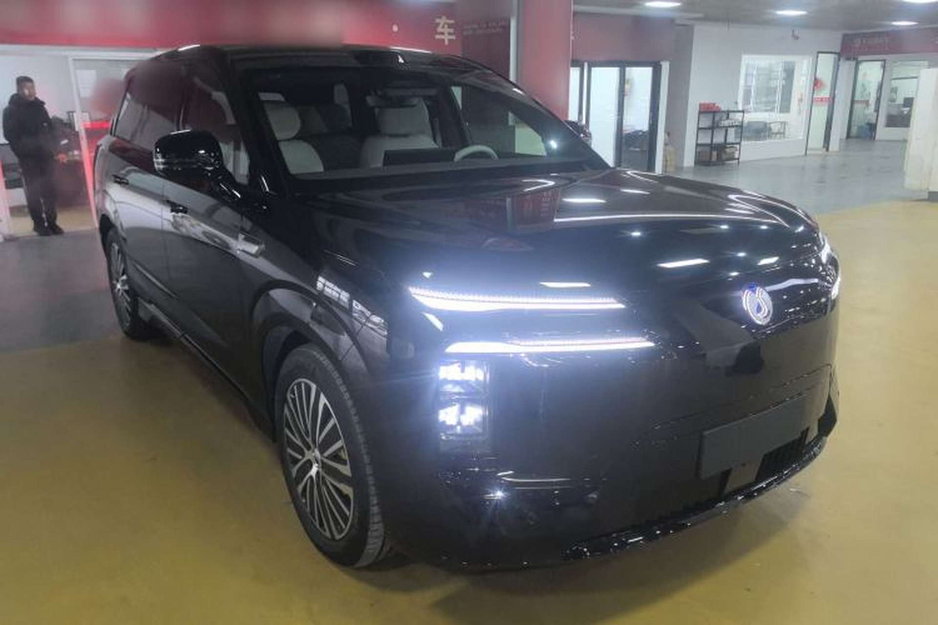 Used Denza N8L 2025 Model Zunrong Model Front Right 45 Deg