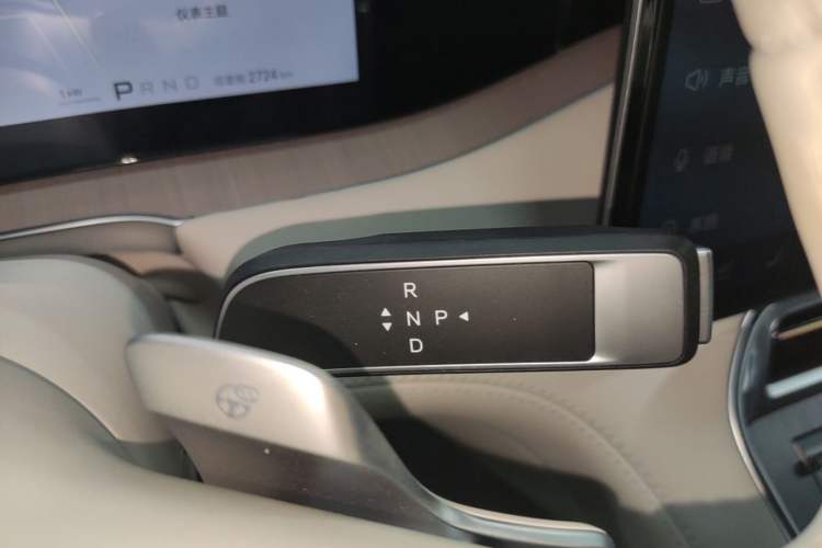 Used Denza N8L 2025 Model Flagship Model Gear Lever