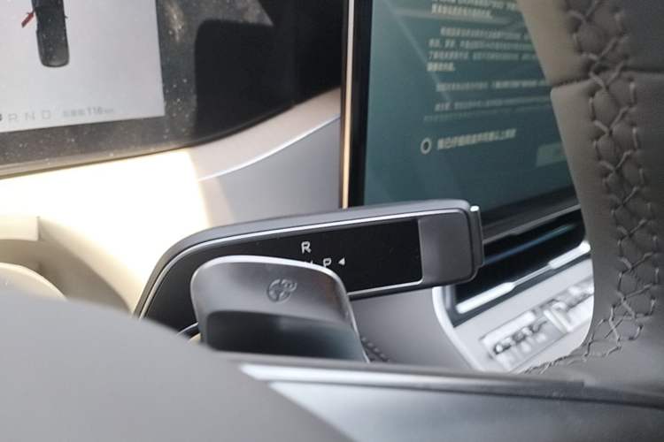 Used Denza N8L 2025 Model Flagship Model Gear Lever