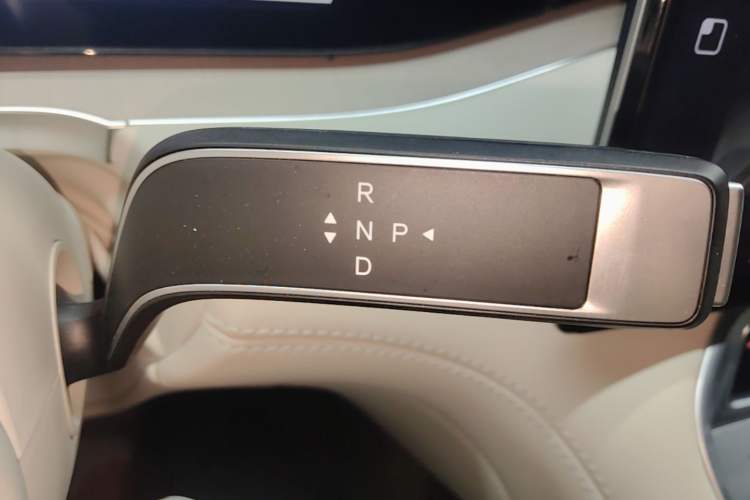 Used Denza N8L 2025 Model Flagship Model Gear Lever