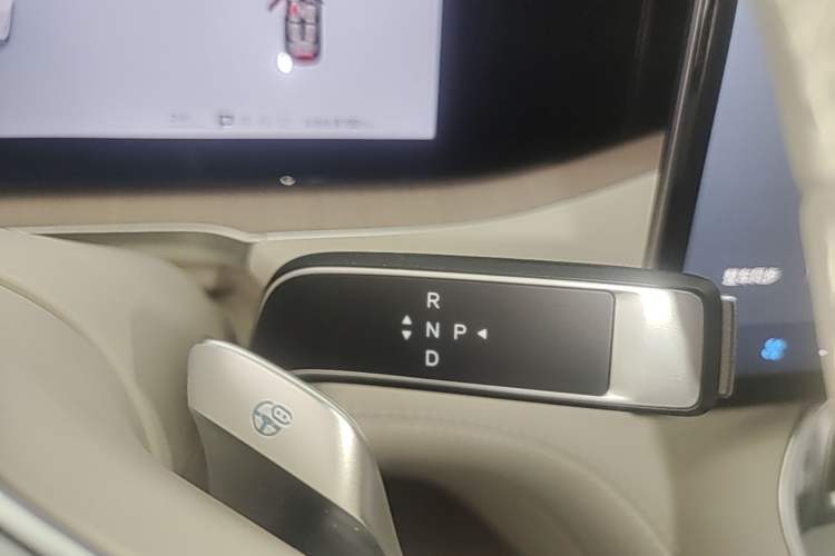 Used Denza N8L 2025 Model Flagship Model Gear Lever