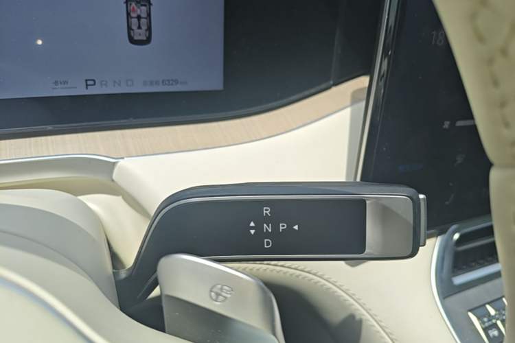 Used Denza N8L 2025 Model Flagship Model Gear Lever