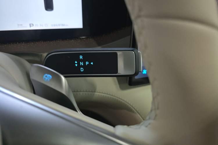 Used Denza N8L 2025 Model Flagship Model Gear Lever