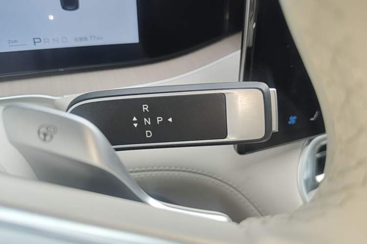 Used Denza N8L 2025 Model Flagship Model Gear Lever