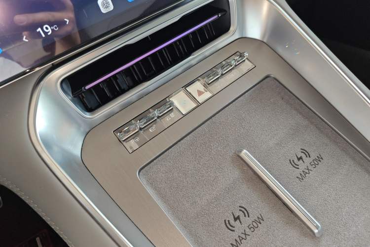 Used Denza N8L 2025 Model Flagship Model Interior 1