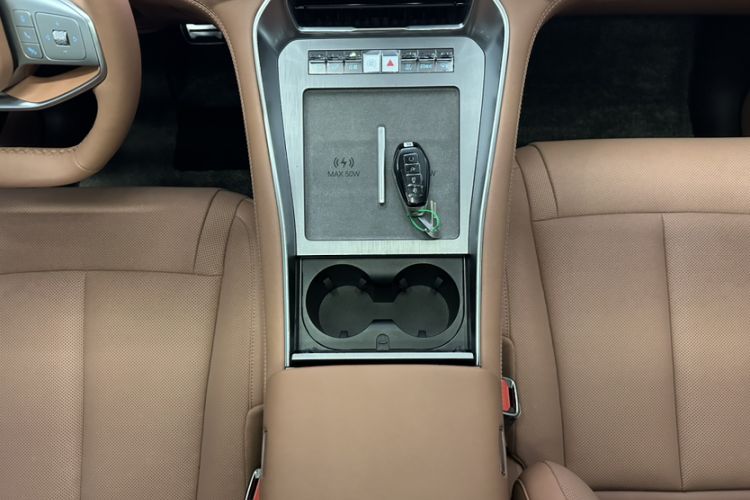 Used Denza N8L 2025 Model Zunrong Model Interior 4