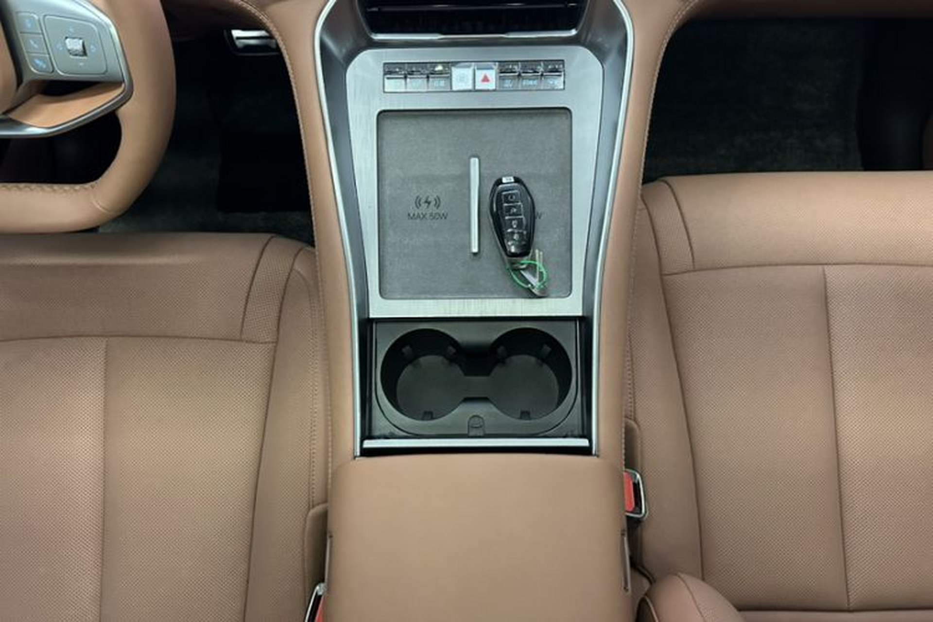 Used Denza N8L 2025 Model Zunrong Model Interior 4