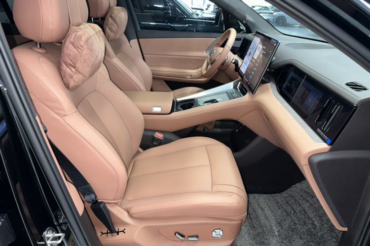 Used Denza N8L 2025 Model Zunrong Model Interior 5