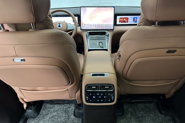 Used Denza N8L 2025 Model Zunrong Model Interior 6