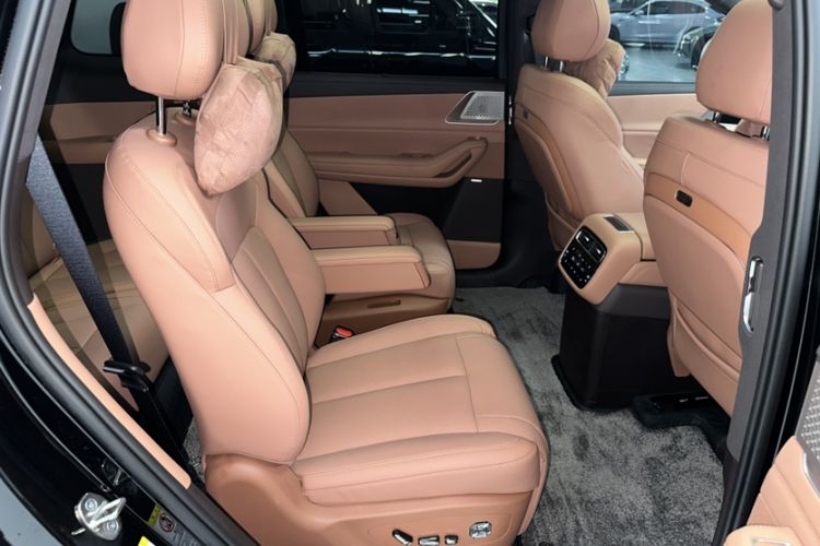 Used Denza N8L 2025 Model Zunrong Model Interior 8