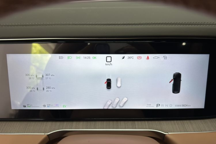 Used Denza N8L 2025 Model Zunrong Model Interior 9