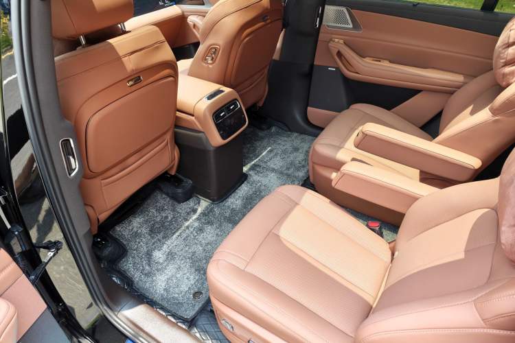 Used Denza N8L 2025 Model Zunrong Model Interior 9