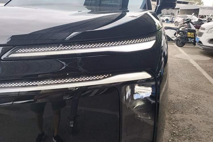 Used Denza N8L 2025 Model Flagship Model Left Front Headlight