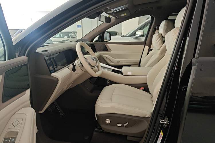 Used Denza N8L 2025 Model Flagship Model Left Front Seat