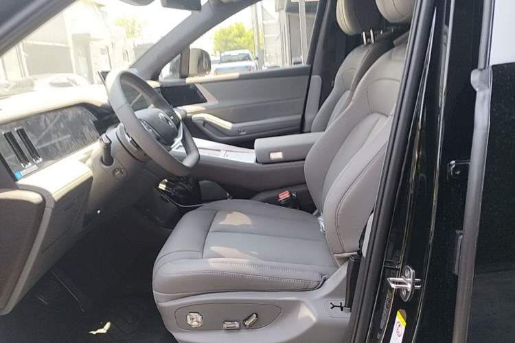Used Denza N8L 2025 Model Flagship Model Left Front Seat