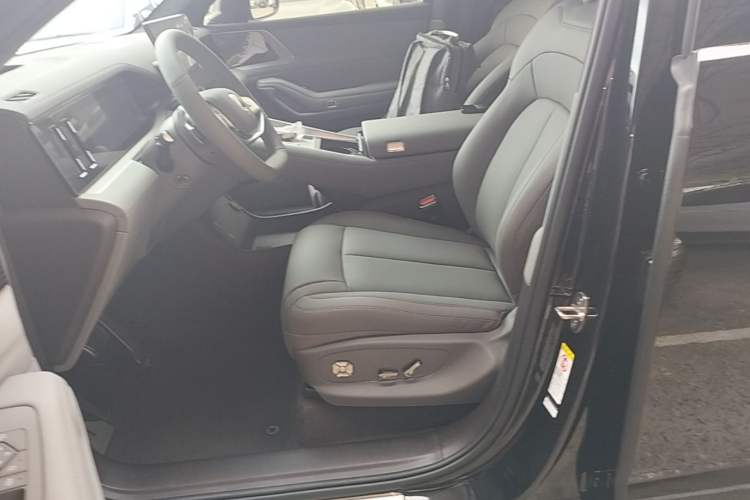 Used Denza N8L 2025 Model Flagship Model Left Front Seat