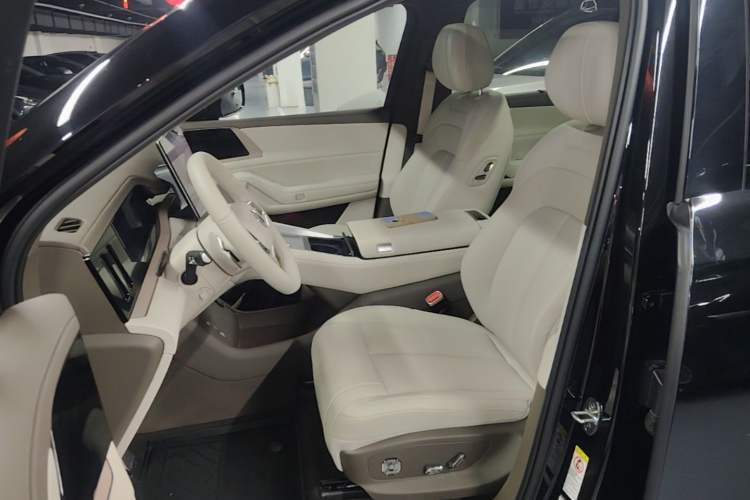 Used Denza N8L 2025 Model Flagship Model Left Front Seat
