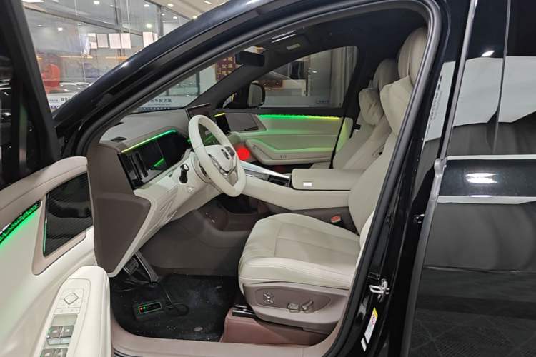 Used Denza N8L 2025 Model Flagship Model Left Front Seat