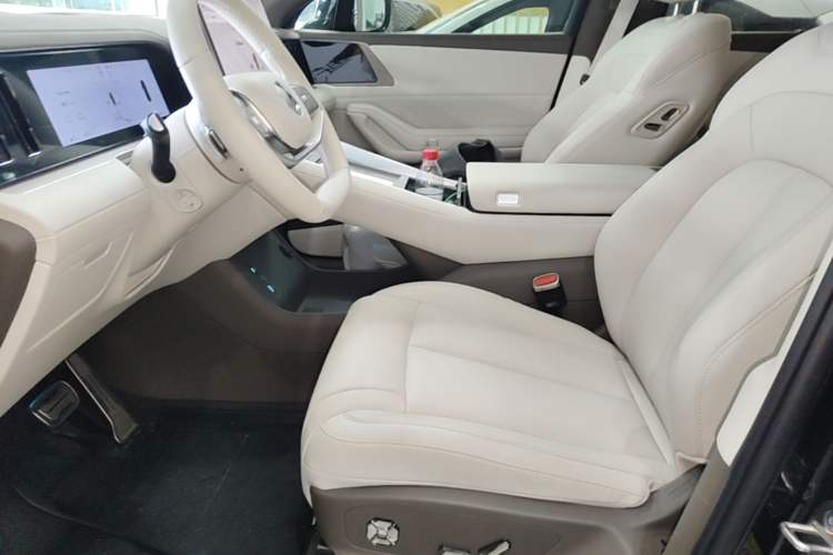 Used Denza N8L 2025 Model Flagship Model Left Front Seat