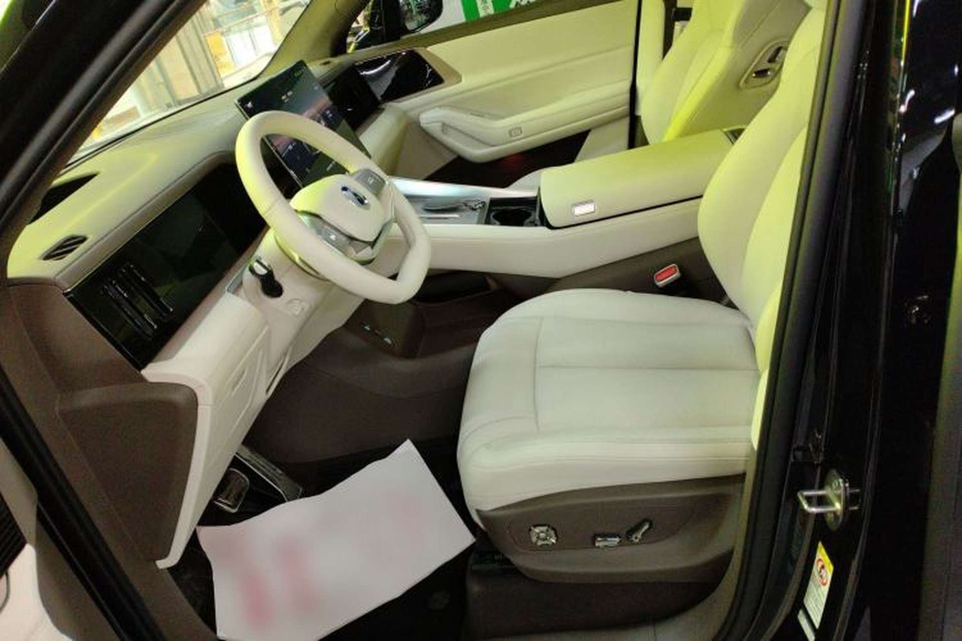 Used Denza N8L 2025 Model Flagship Model Left Front Seat