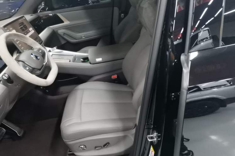 Used Denza N8L 2025 Model Flagship Model Left Front Seat