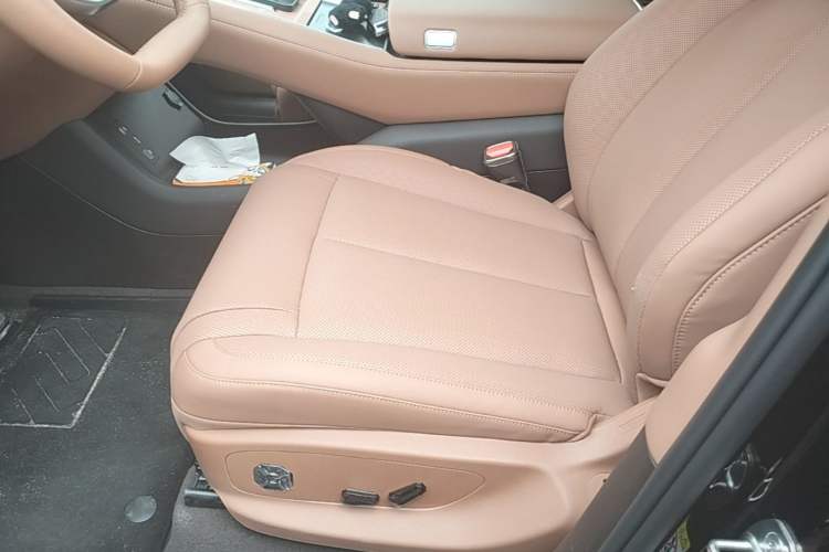 Used Denza N8L 2025 Model Flagship Model Left Front Seat
