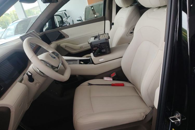 Used Denza N8L 2025 Model Flagship Model Left Front Seat
