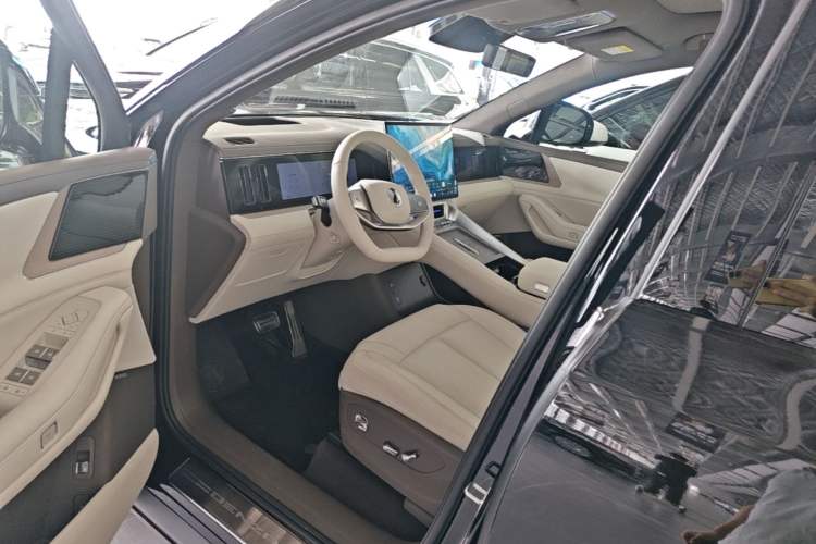 Used Denza N8L 2025 Model Flagship Model Left Front Seat