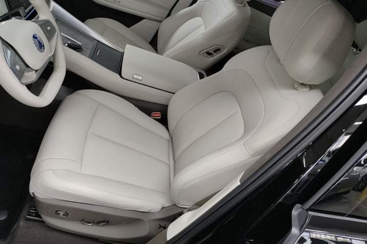 Used Denza N8L 2025 Model Flagship Model Left Front Seat