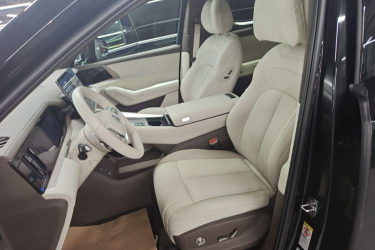 Used Denza N8L 2025 Model Flagship Model Left Front Seat