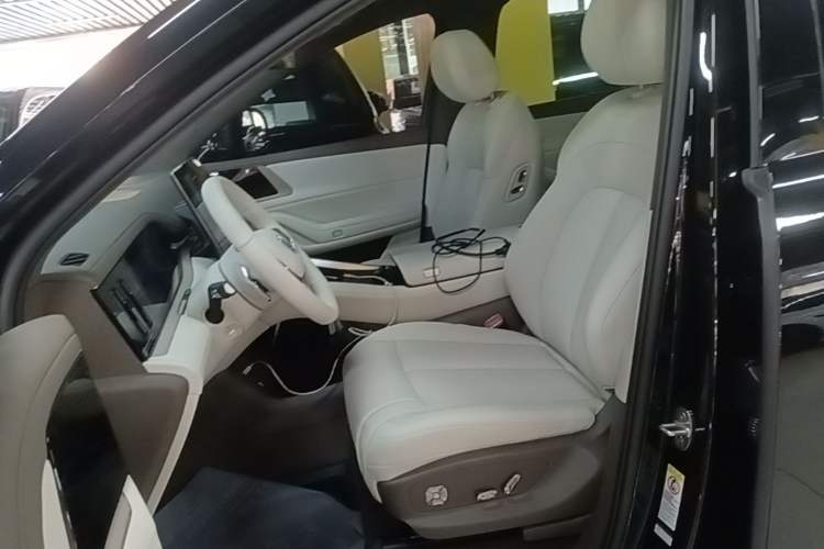 Used Denza N8L 2025 Model Flagship Model Left Front Seat