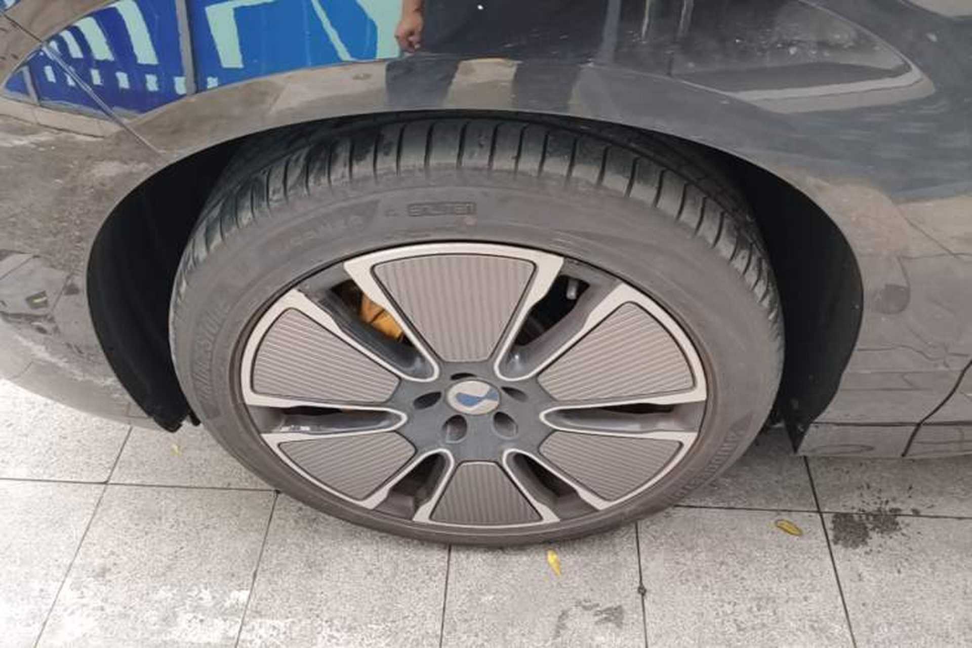 Used Denza N8L 2025 Model Flagship Model Left Front Wheel Hub