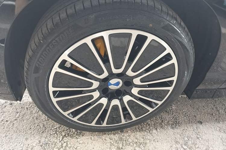 Used Denza N8L 2025 Model Flagship Model Left Front Wheel Hub
