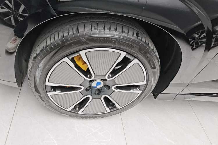 Used Denza N8L 2025 Model Flagship Model Left Front Wheel Hub