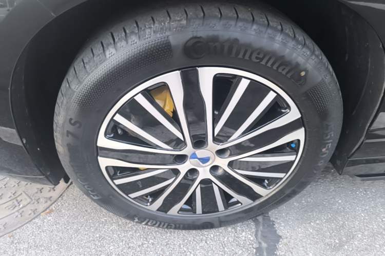 Used Denza N8L 2025 Model Zunrong Model Left Front Wheel Hub
