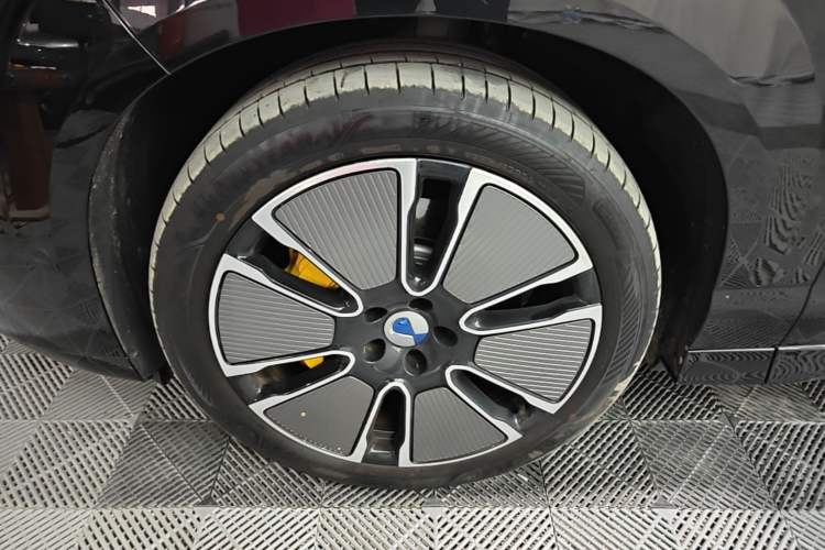 Used Denza N8L 2025 Model Flagship Model Left Front Wheel Hub