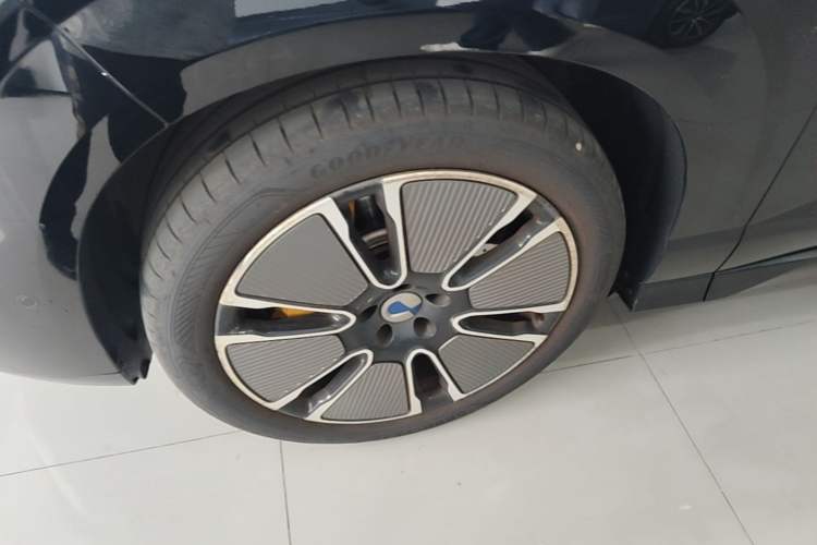 Used Denza N8L 2025 Model Flagship Model Left Front Wheel Hub