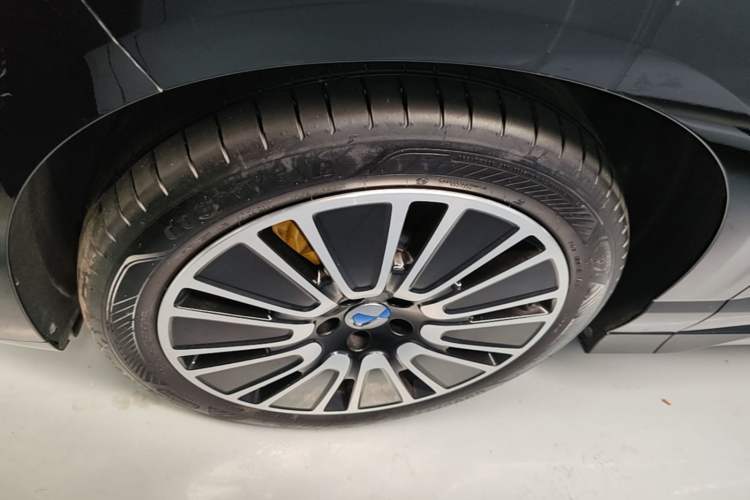 Used Denza N8L 2025 Model Flagship Model Left Front Wheel Hub