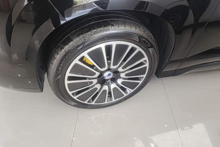 Used Denza N8L 2025 Model Flagship Model Left Front Wheel Hub